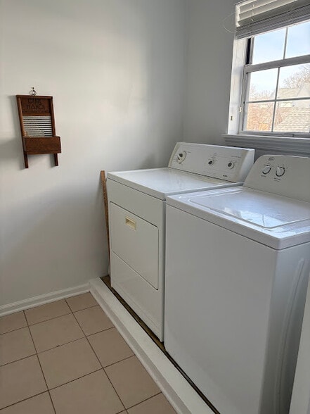 Building Photo - 1665 Saint Andrews Dr