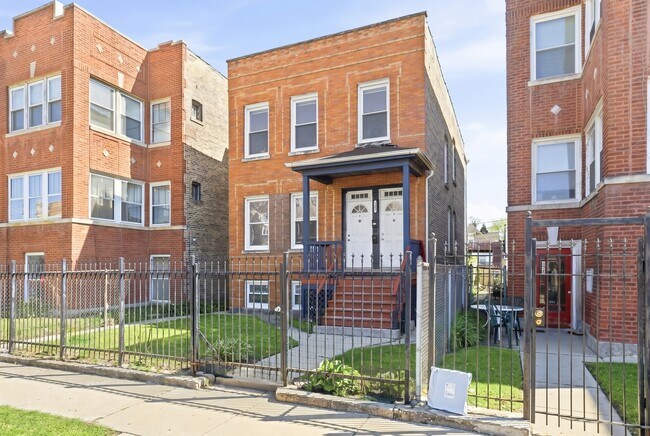Building Photo - 3235 W Thomas St