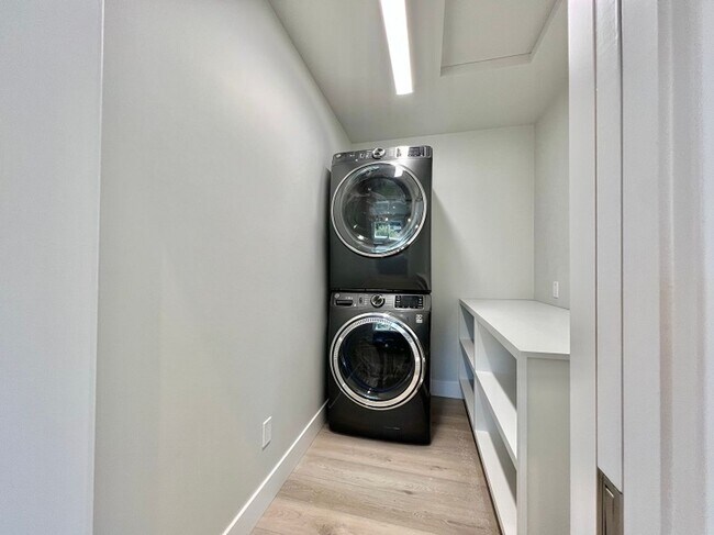 Building Photo - Beautiful Newer Two Bedroom Napa Home