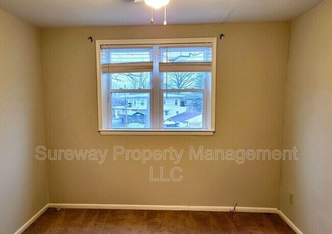 Building Photo - 9 Jeffrey Rd