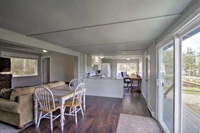 Building Photo - 8413-8417 Penny Lane