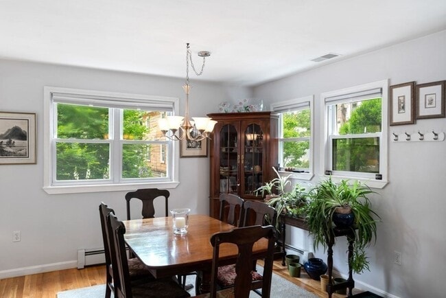 Building Photo - 45 Magoun St