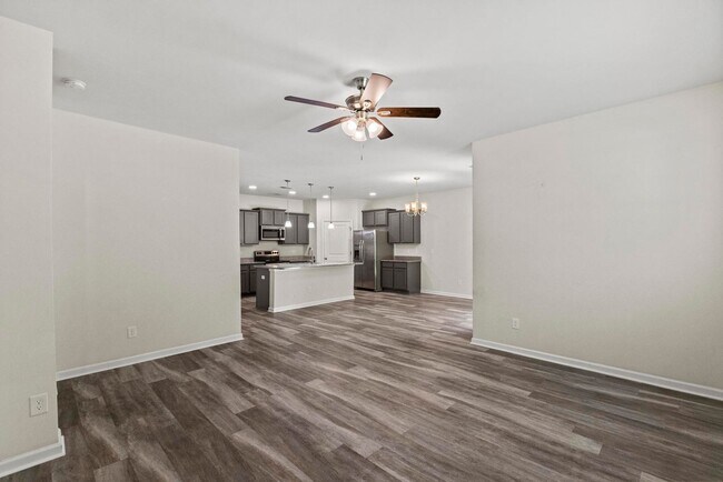 Building Photo - Holly Ridge Ranch Home available now!