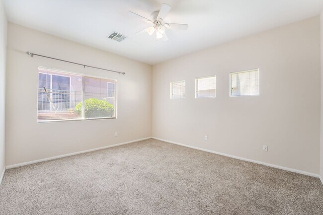 Building Photo - Beautiful Single Story Home with 3 Bedroom...