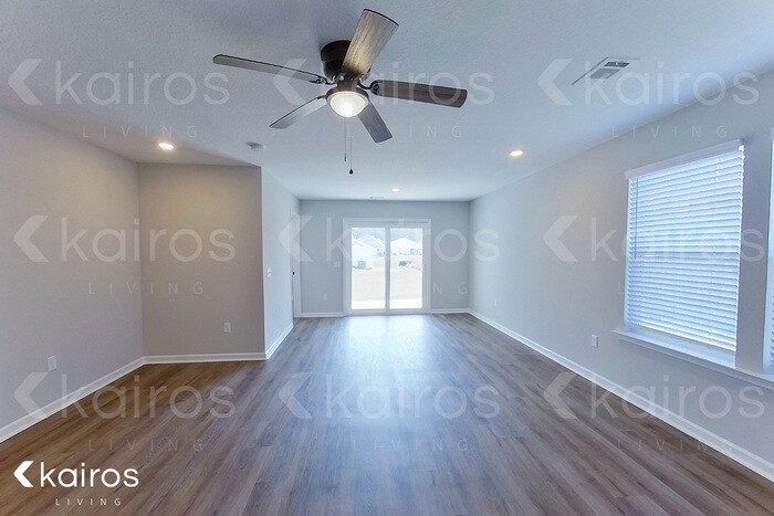 Building Photo - 13 Burnt Oak Cir