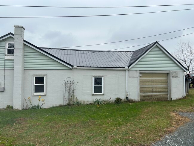 Building Photo - 1146 Lancaster Pike