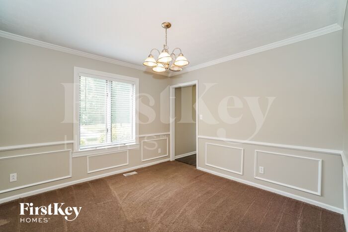 Building Photo - 7703 Strathmoore Rd