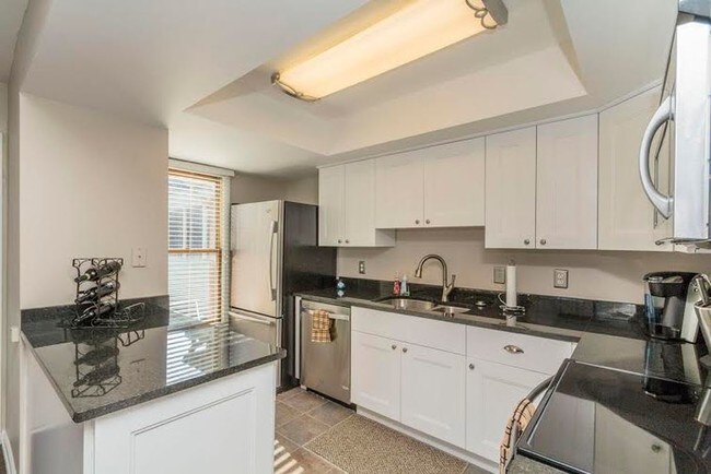 Building Photo - 5335 Tara Hill Dr