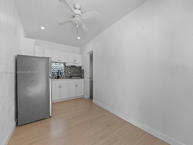 Building Photo - 252 E 36th St