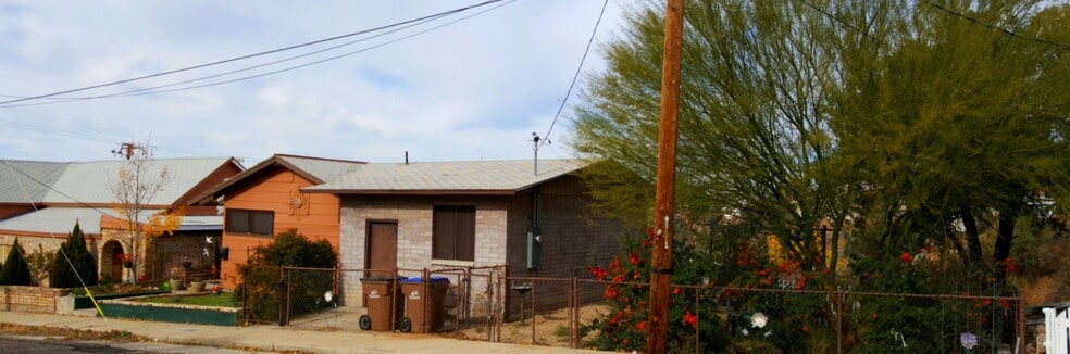 Stree view - 319 E Bailey St