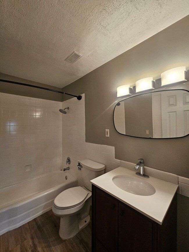 Building Photo - One Bedroom Midtown Condo