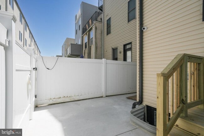 Building Photo - 2329 Ellsworth St