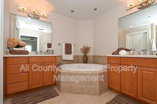 Building Photo - 611 Riviera Dunes Way
