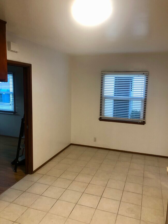 Dinning area attached to kitchen - 1802 Green Ln