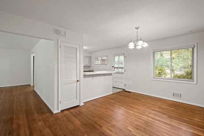 Building Photo - 5070 Crowe Dr SE