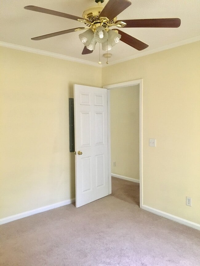 Building Photo - Rosewood