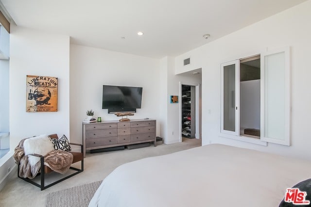 Building Photo - 900 W Olympic Blvd