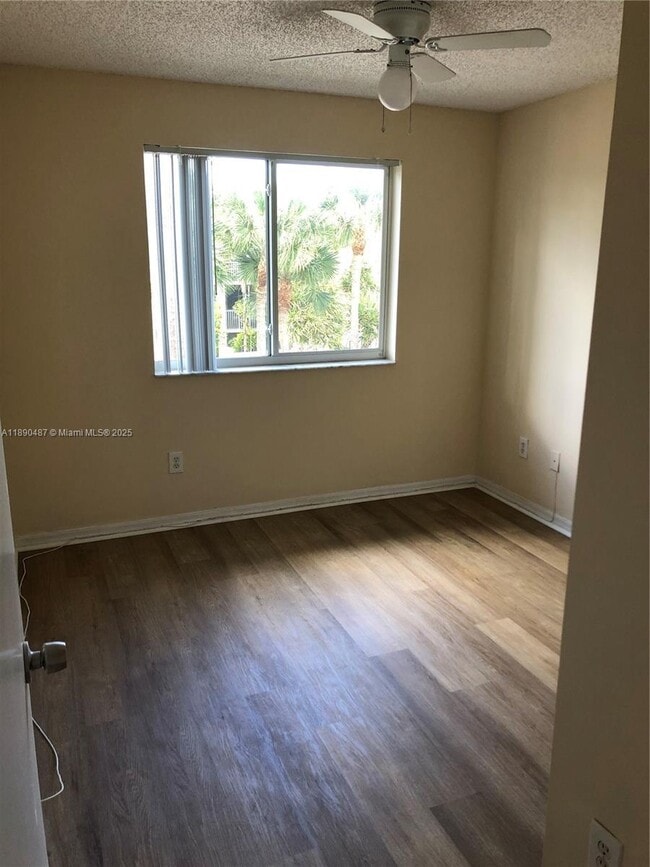 Building Photo - 2 bedroom in Hollywood FL 33021