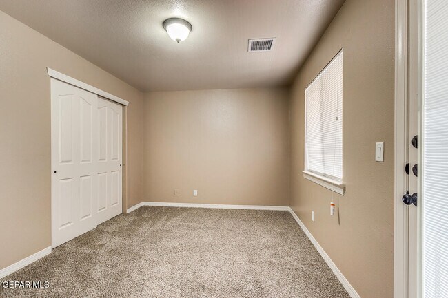 Building Photo - 14313 S Cave Ave