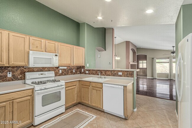 Building Photo - 17562 W Dalea Dr