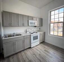 Building Photo - 34 S 5th St