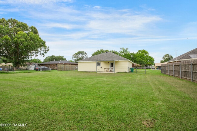 Building Photo - 314 East Dr