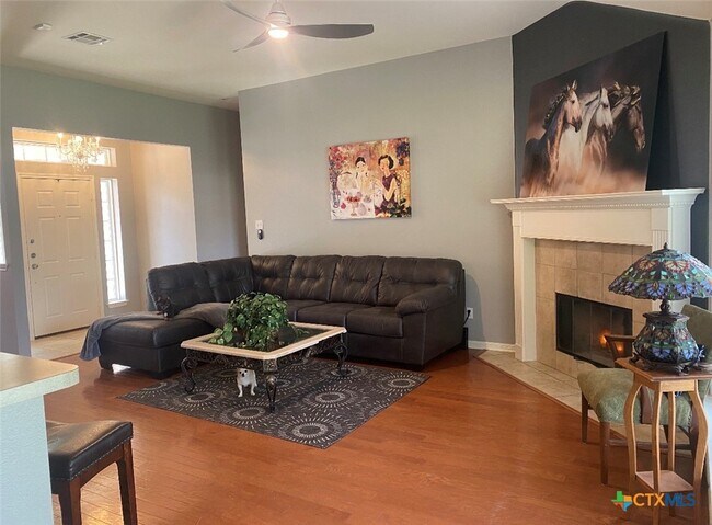 Building Photo - 5704 Meadow Wood Dr