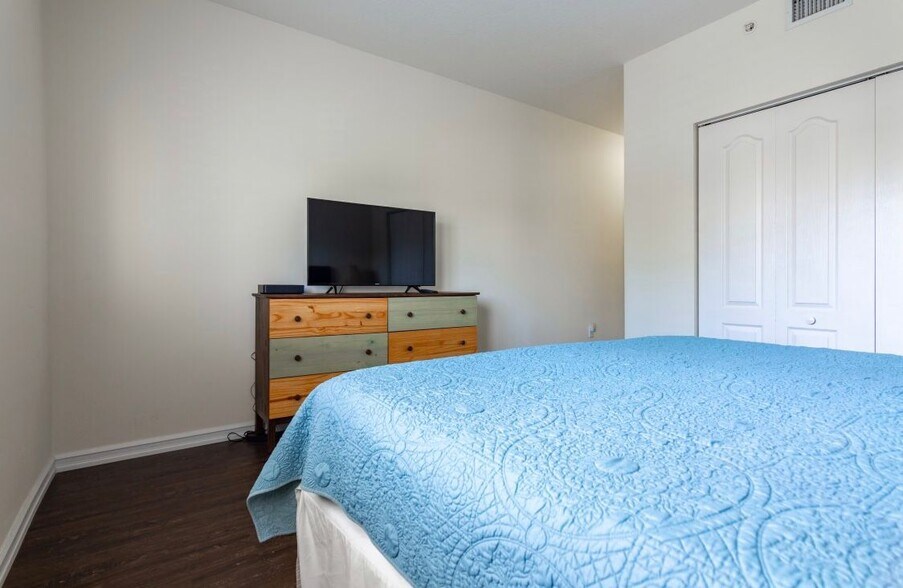 Master Bedroom TV - 12625 SW 91st St