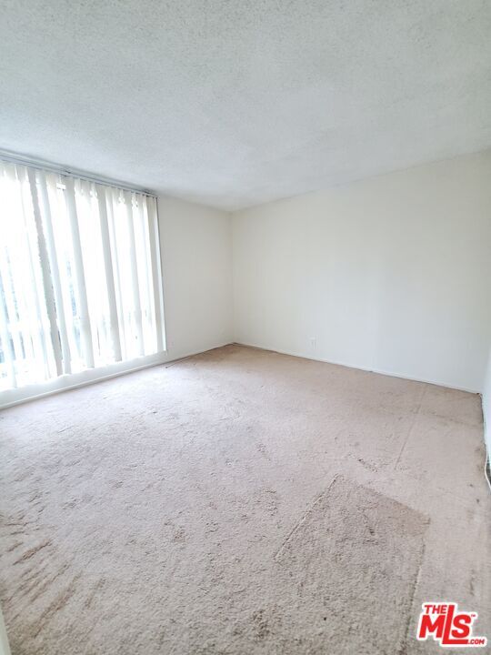 Building Photo - 6199 Canterbury Dr