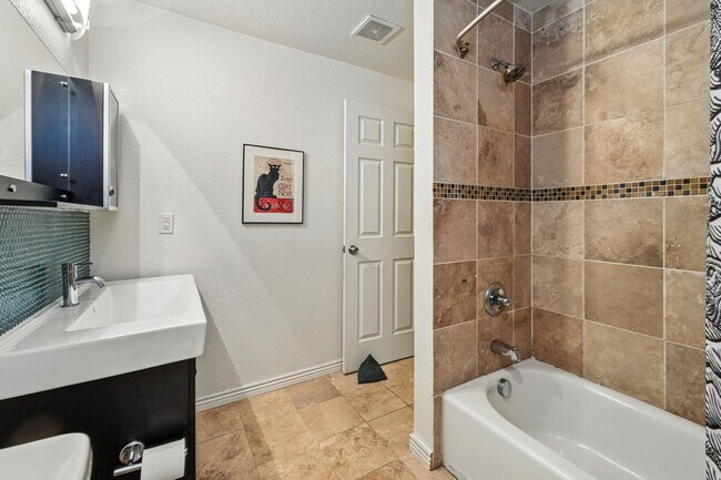 Building Photo - 1438 Franklin St