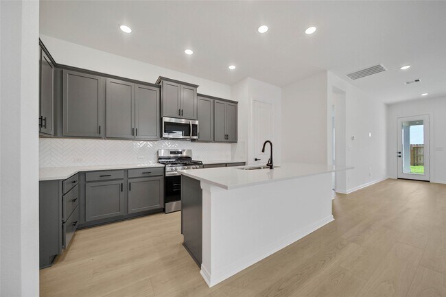 Building Photo - 42710 Loma Vista Ct