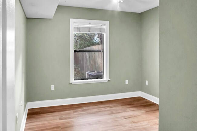 Building Photo - Cute 2 Bedroom 2 Bathroom Townhome For Rent!