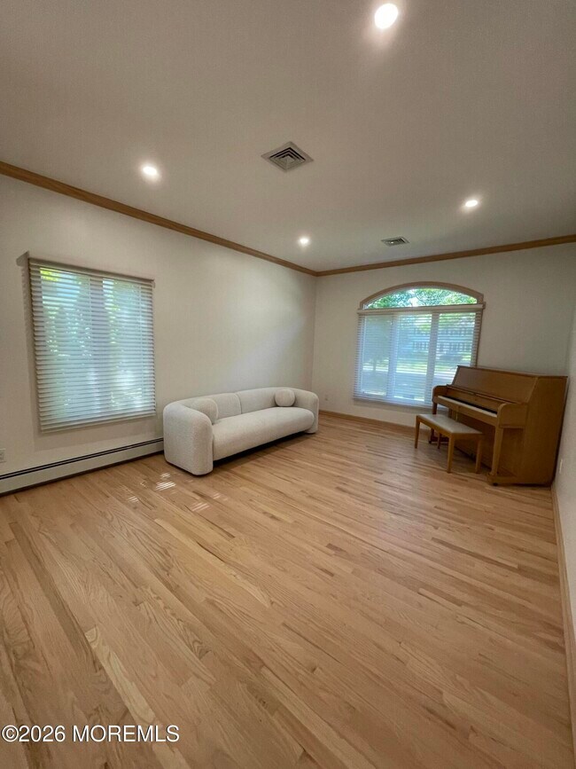 Building Photo - 415 Windermere Ave