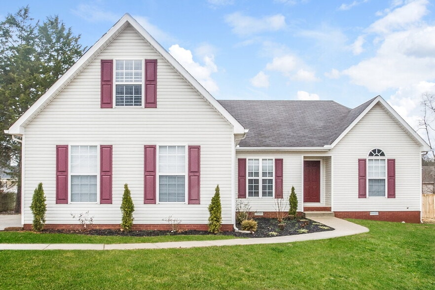 Primary Photo - 306 Gatewood Dr