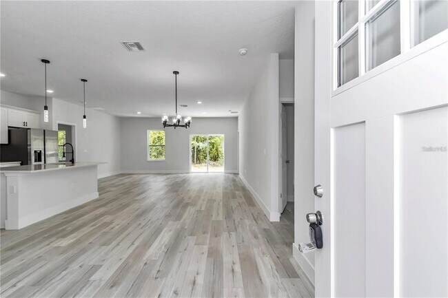 Building Photo - 586 Marion Oaks Trail