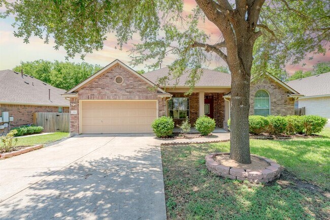 Building Photo - 1511 Weatherford Dr