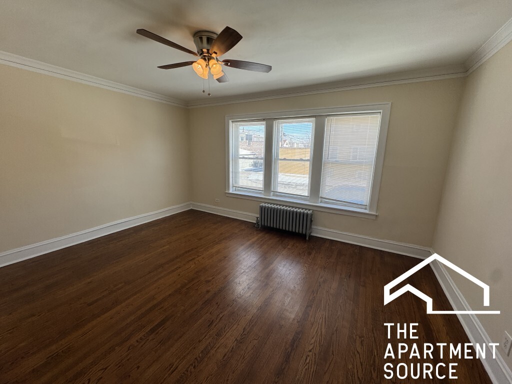 Building Photo - 2510 N LeClaire Ave