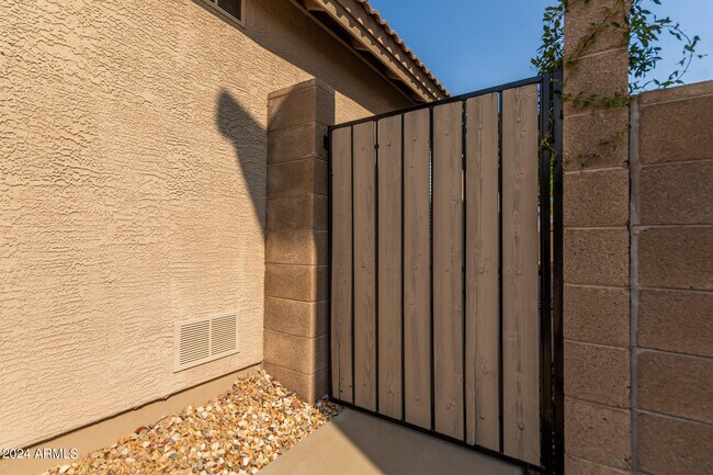 Building Photo - 6425 W Briles Rd