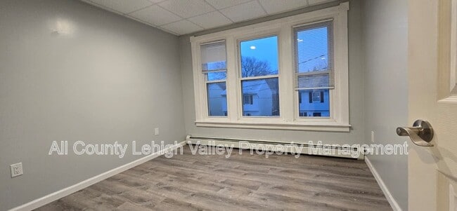 Building Photo - 1922 Glendale Ave