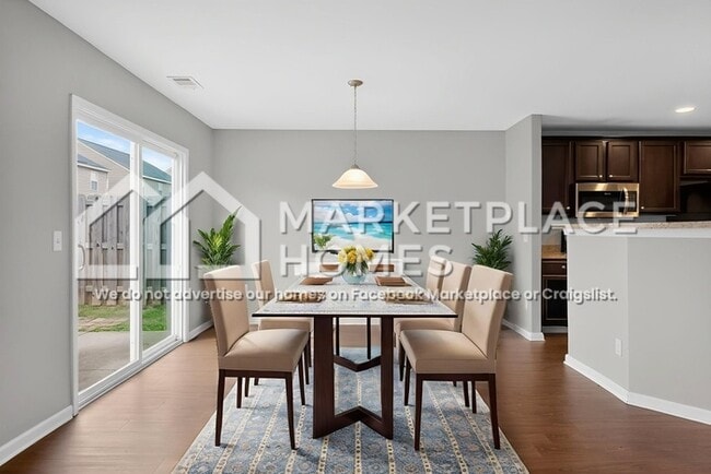 Building Photo - 10 Amber Dr