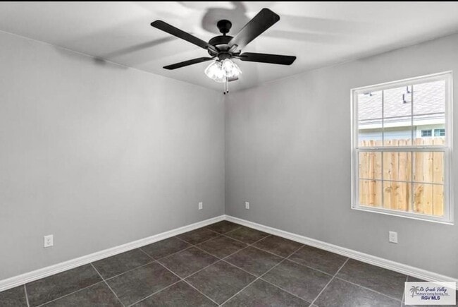 Building Photo - 2128 Norfolk Dr