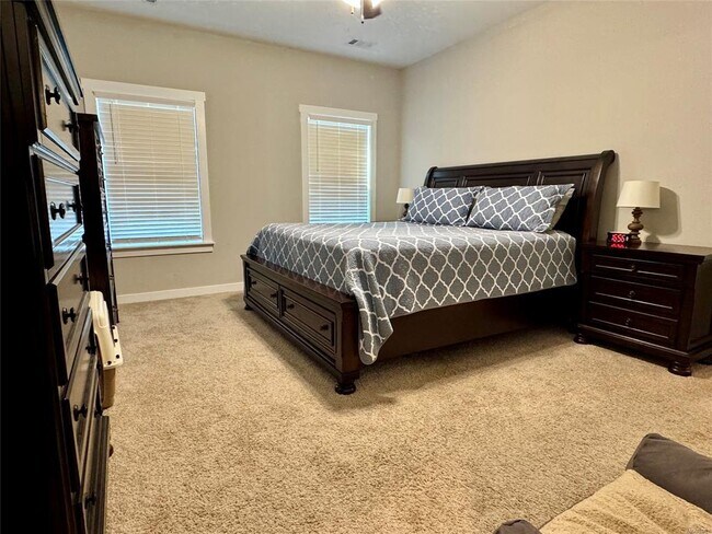 Building Photo - 275 Hedgefield Dr