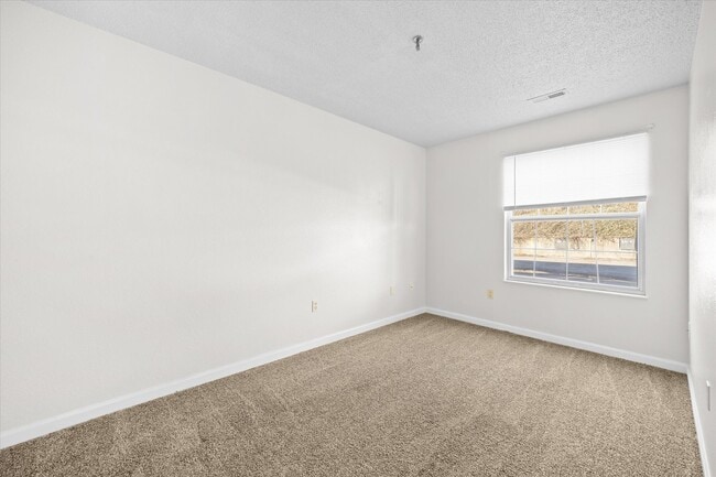 Building Photo - 2105 N Keebler Ave