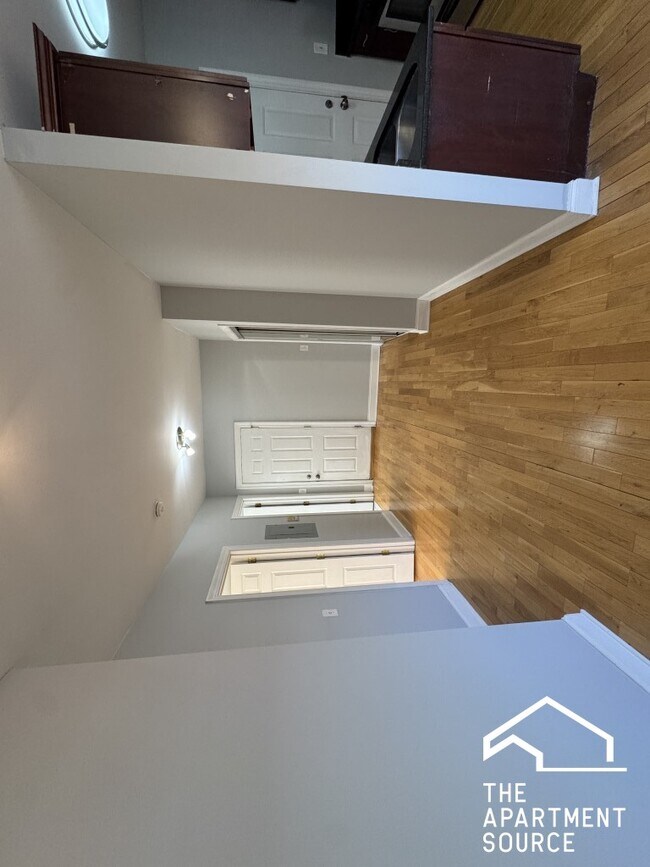 Building Photo - 4564 W George St