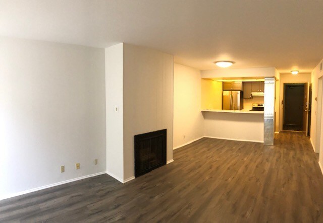 Building Photo - 1745 Camino Palmero St