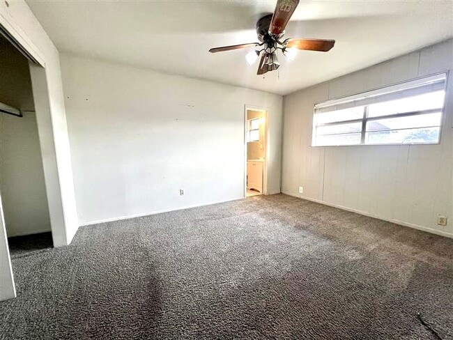 Building Photo - 4416 Redbud Ave
