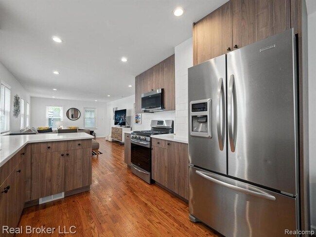 Building Photo - 1428 Bennaville Ave