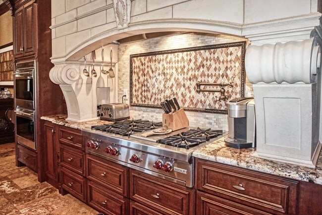 Building Photo - 1363 Oceanview Dr