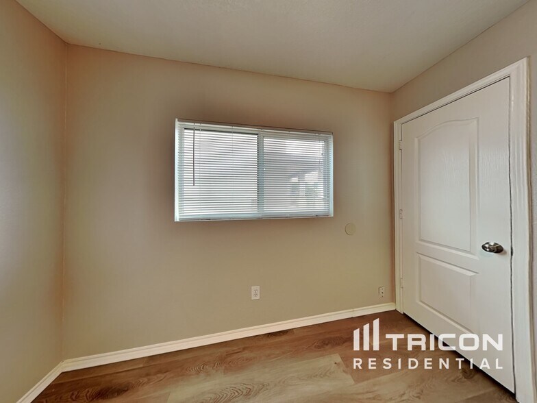 Building Photo - 3014 Edison Crest