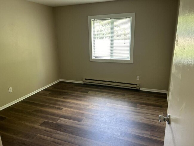 Building Photo - 6578 Lake Rd